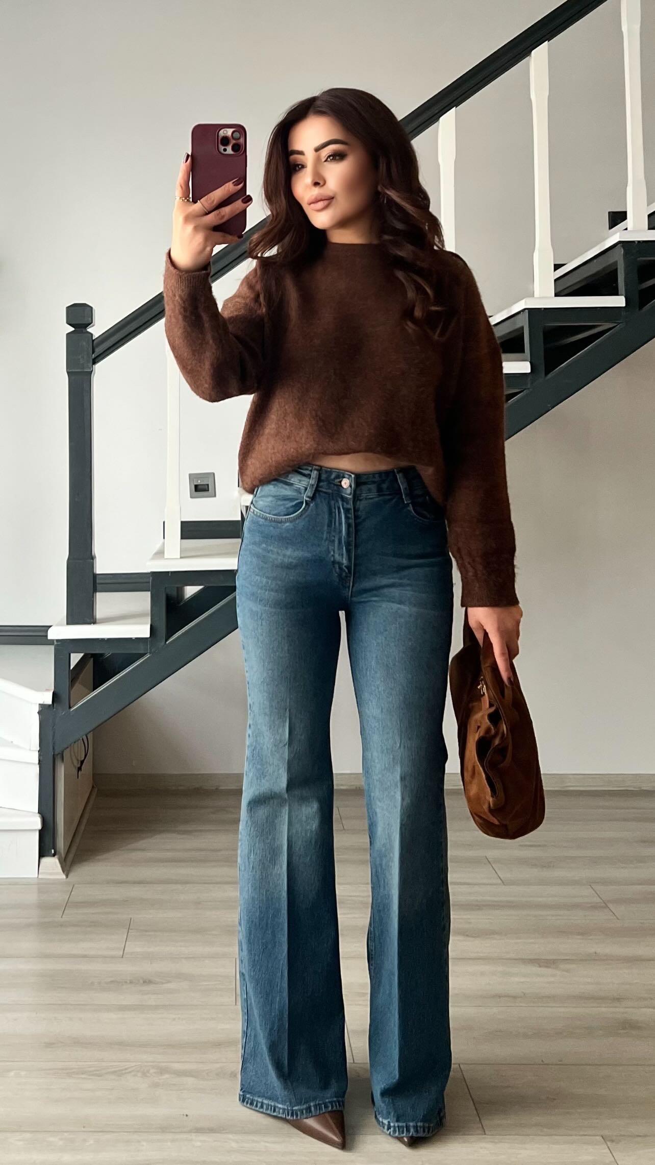Blue Spanish-style flared jeans