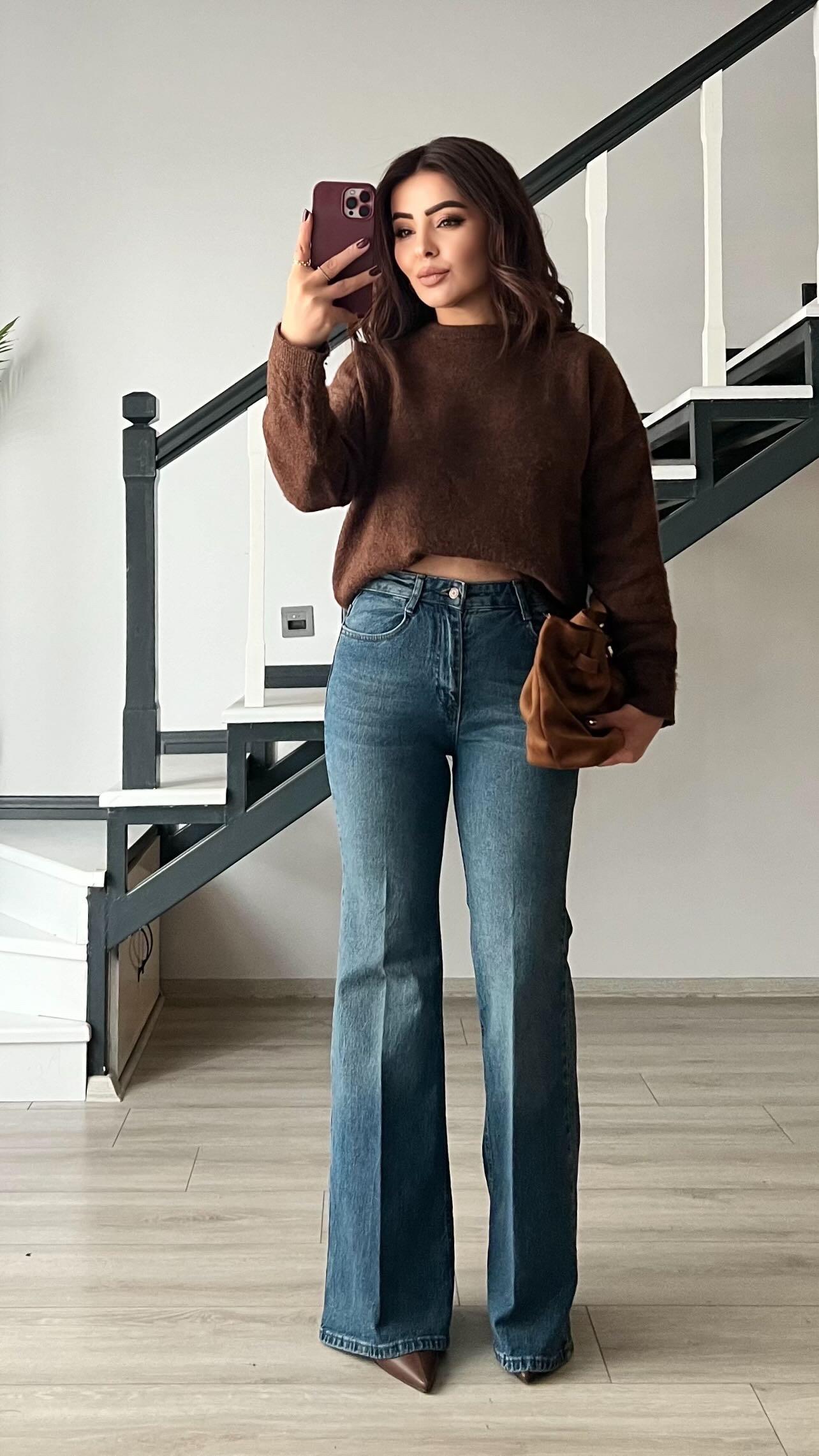 Blue Spanish-style flared jeans