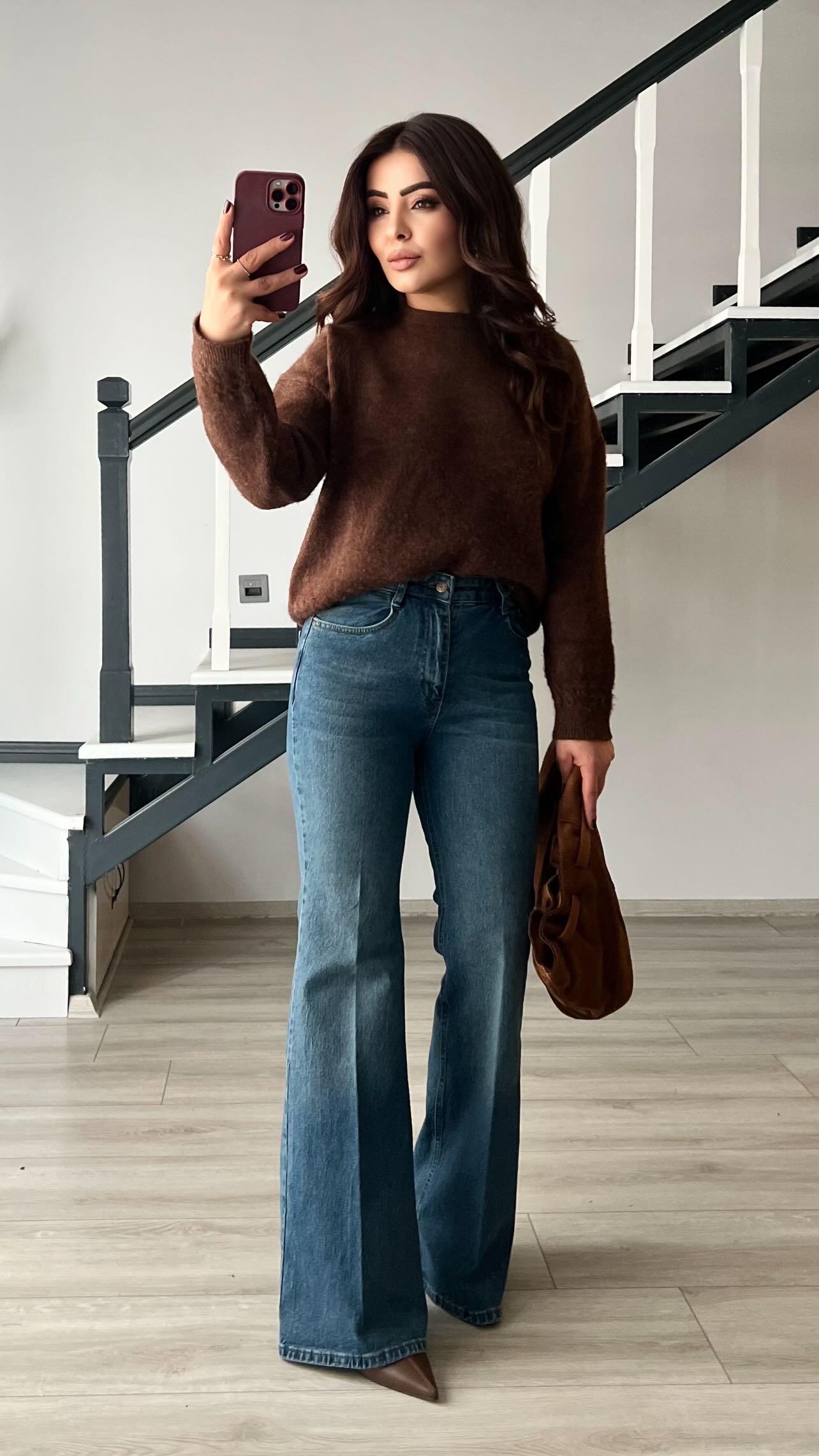 Blue Spanish-style flared jeans