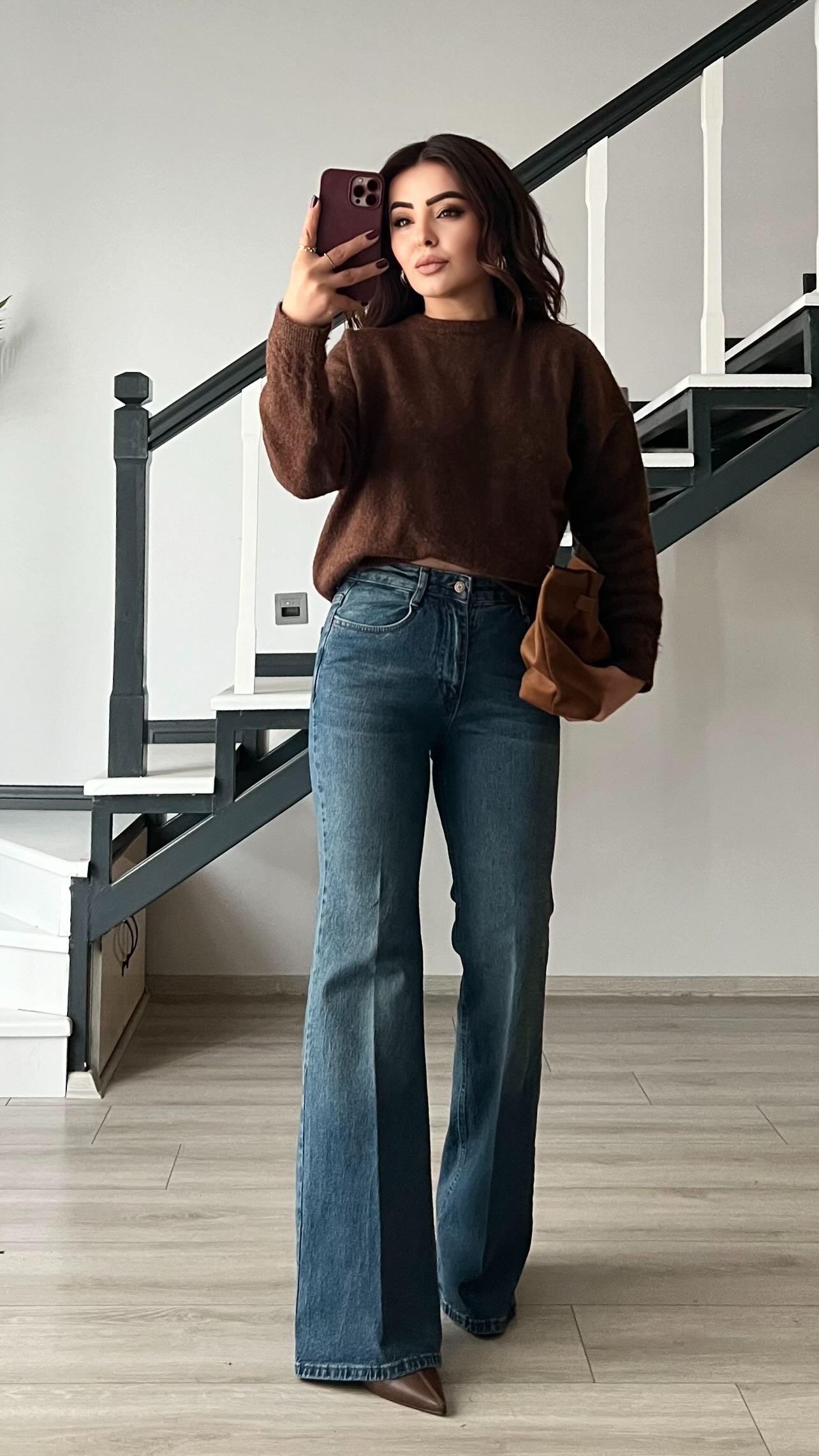 Blue Spanish-style flared jeans