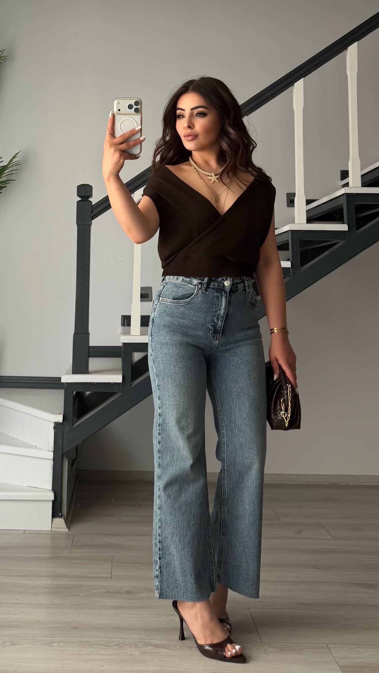 Mavi Likralı Kesik Paça Flare Jean