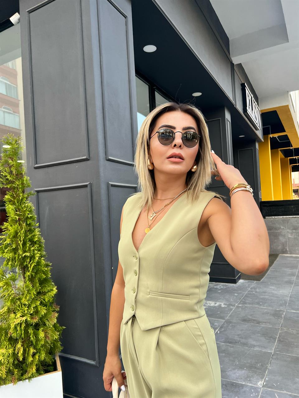 Olive Düğmeli Yelek