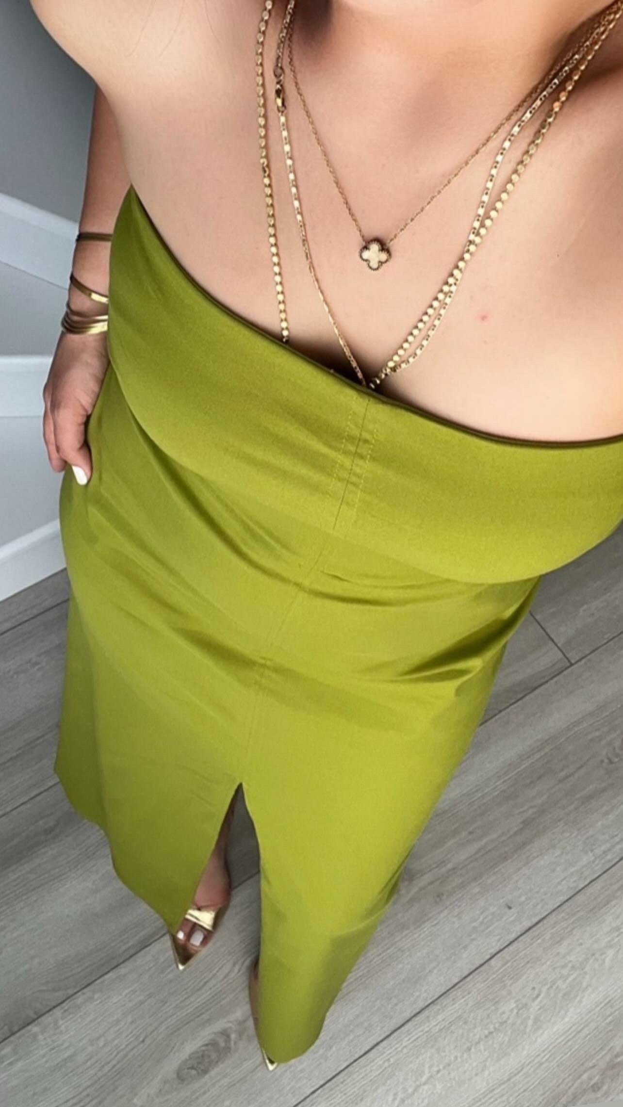 Olive Ön Yırtmaçlı Straplez Elbise