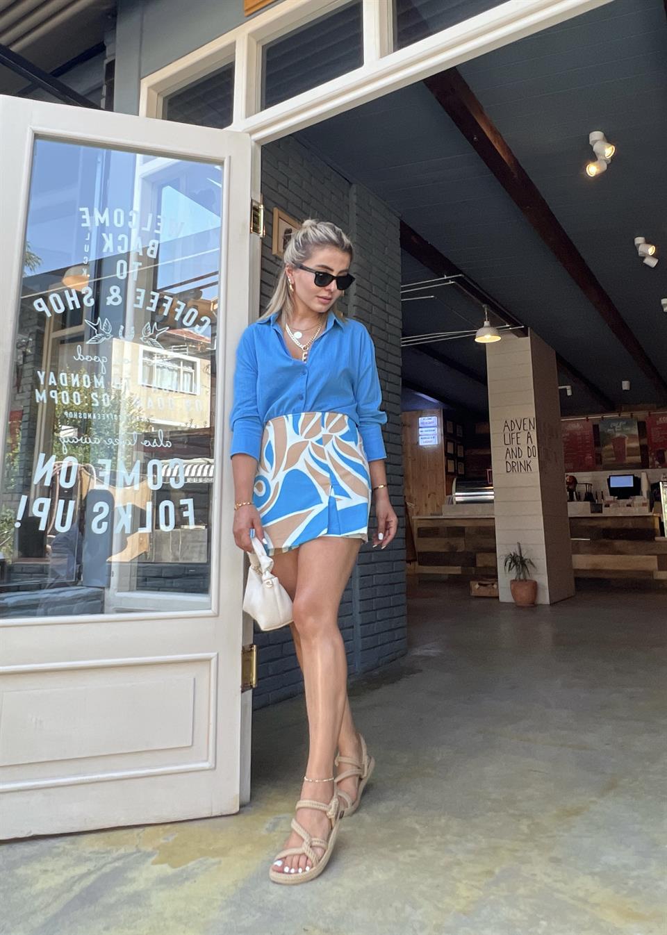 Front Slit Patterned Short Skirt