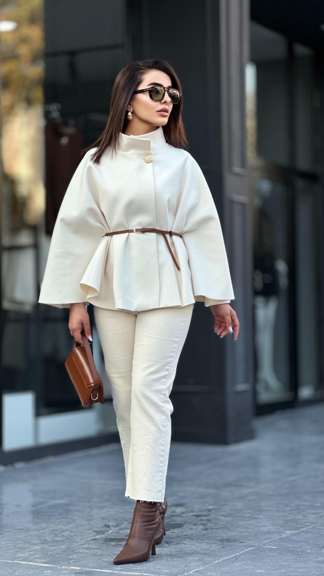 Orijinal Marka Bej Gold Düğme Kemerli Dik Yaka Panço