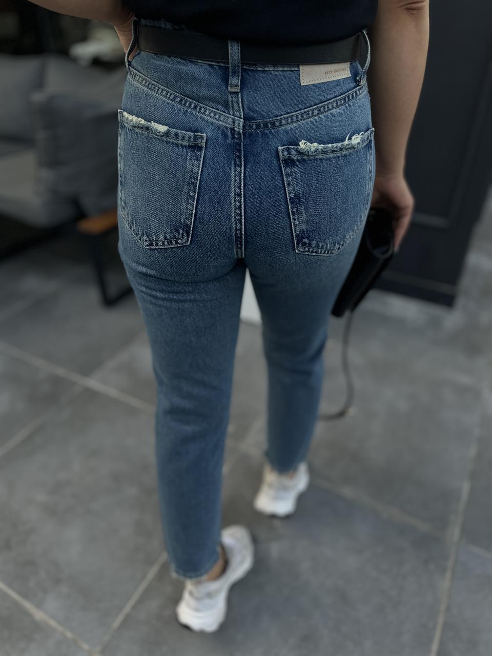 Mom Jeans with Detailed Hem