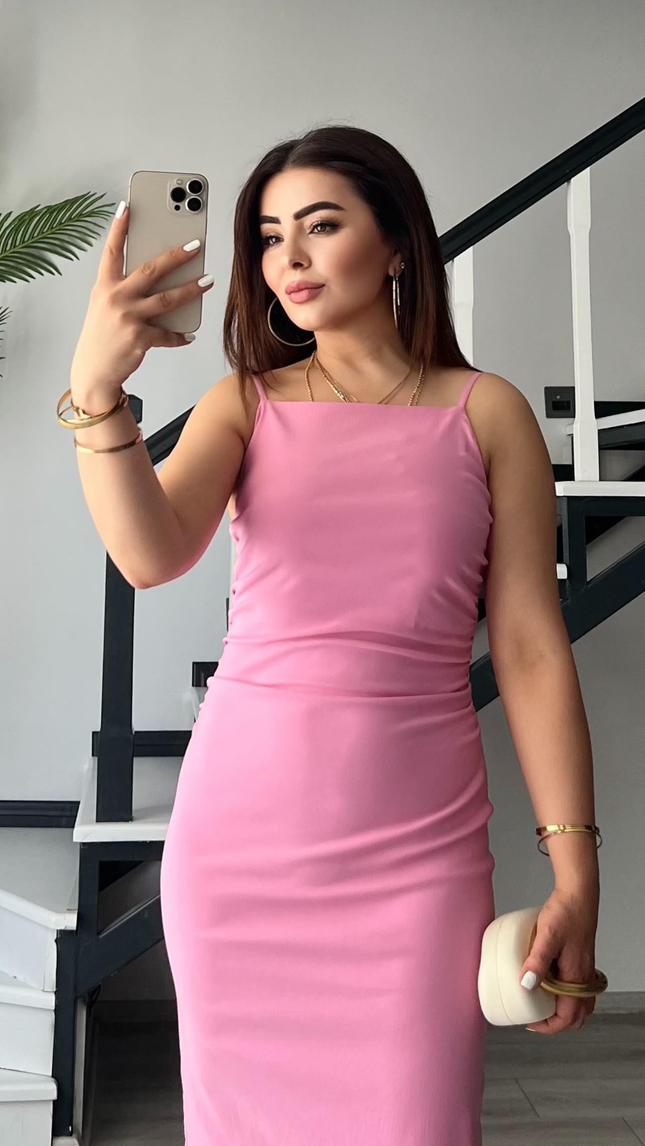 Pembe Büzgülü Ayarlanabilir Askılı Elbise