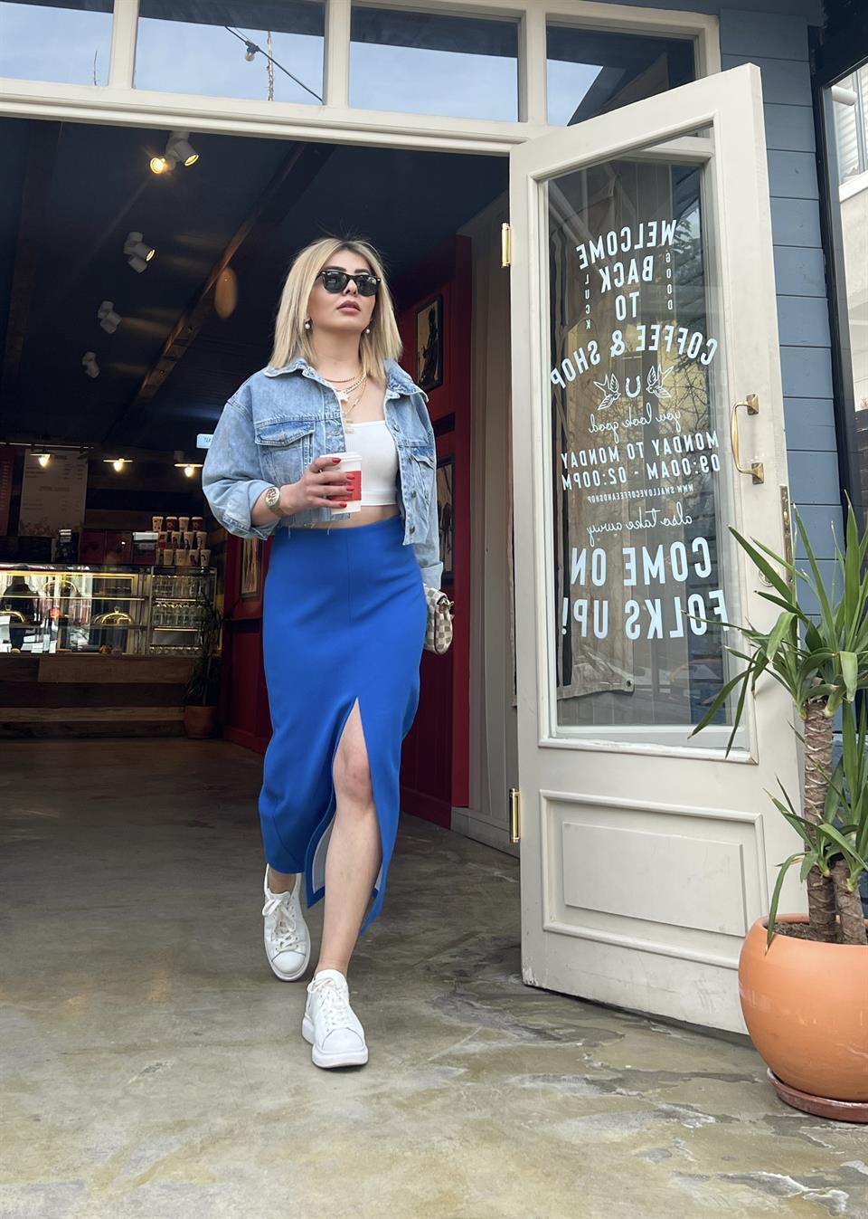 Saks Slit Pencil Skirt