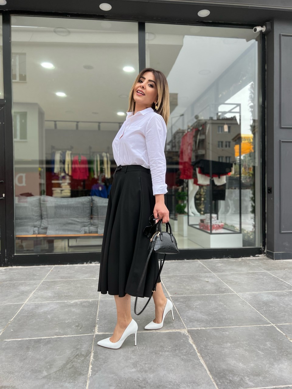 Black Pocket Detail Flared Skirt