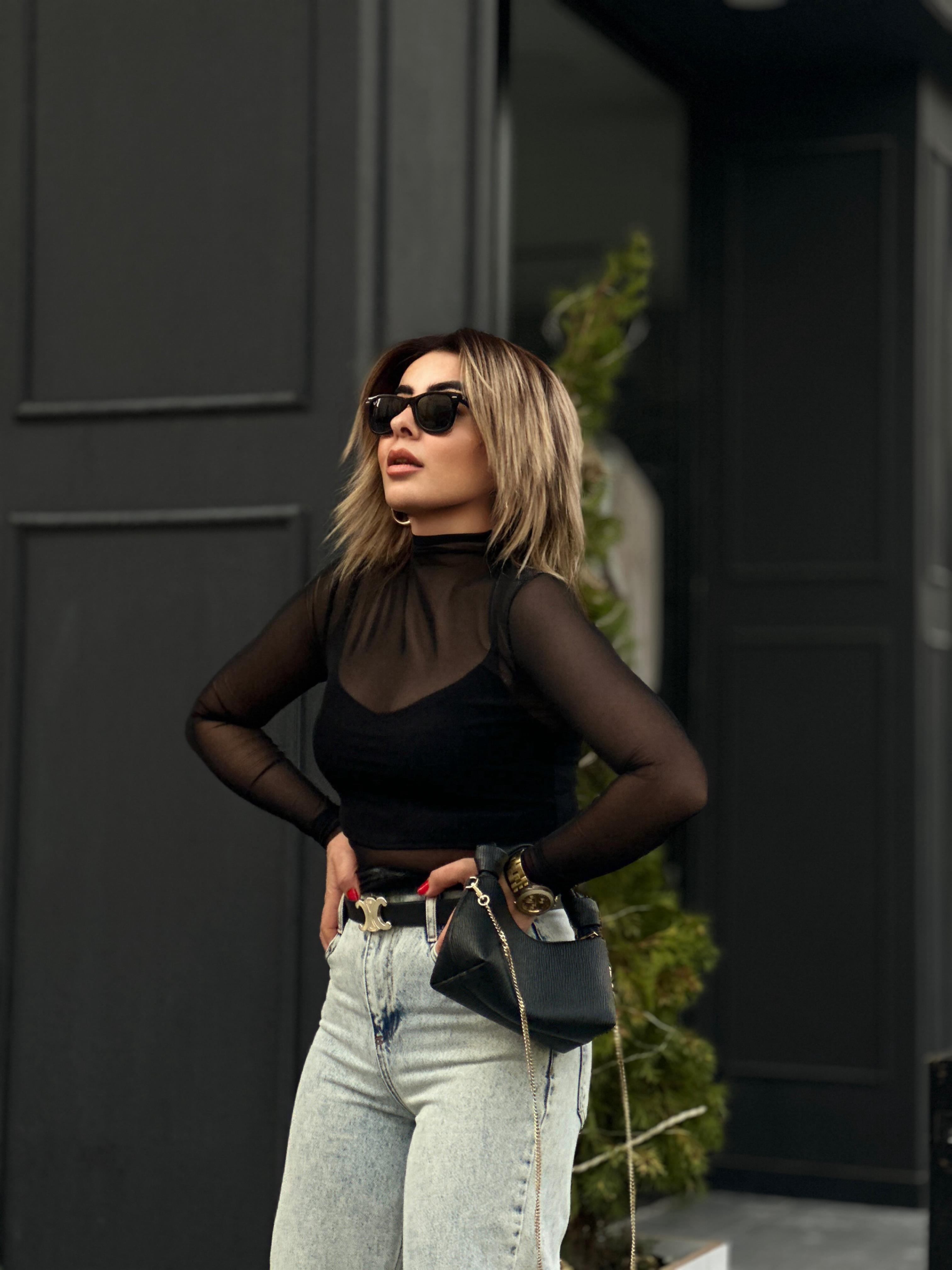 Siyah Dik Yaka Tül Bluz