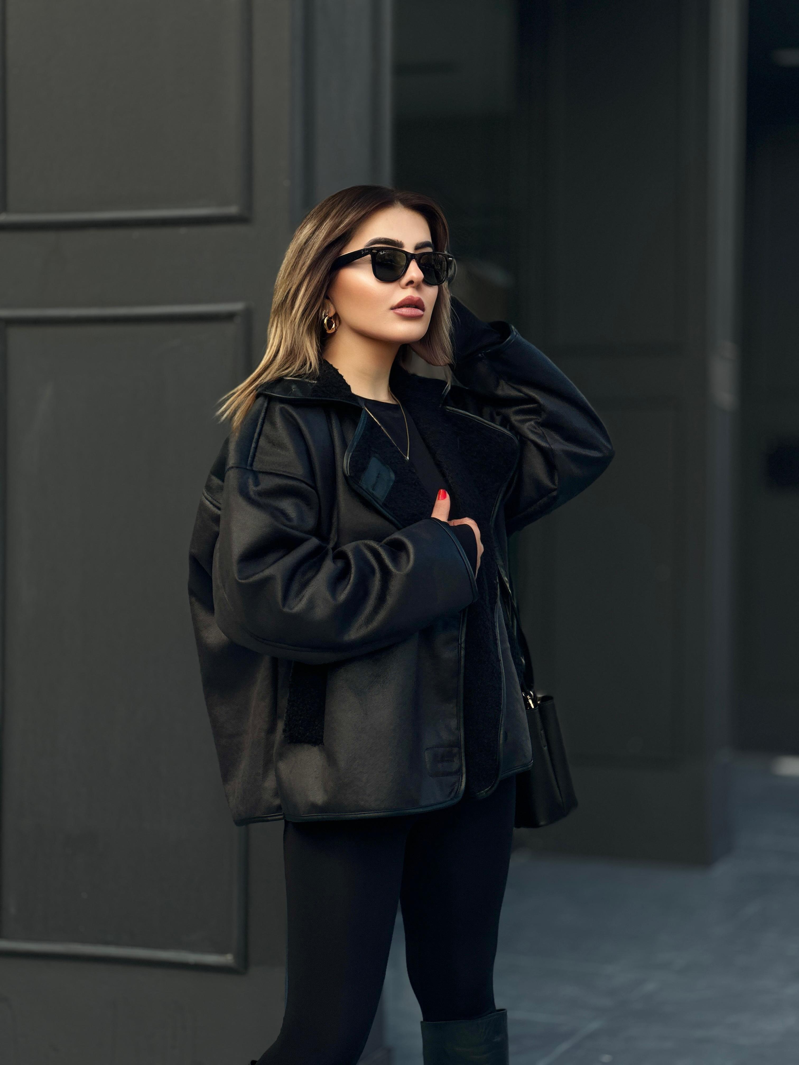 Siyah İçi Kürklü Oversize Ceket 