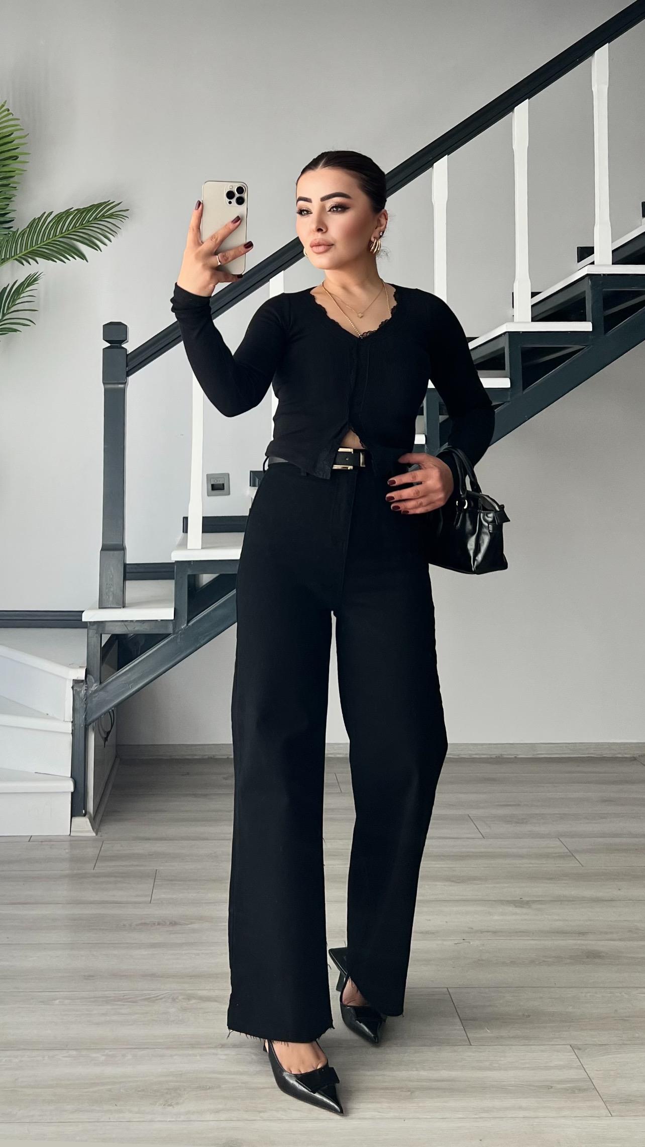 Black Straight Jeans with Belt