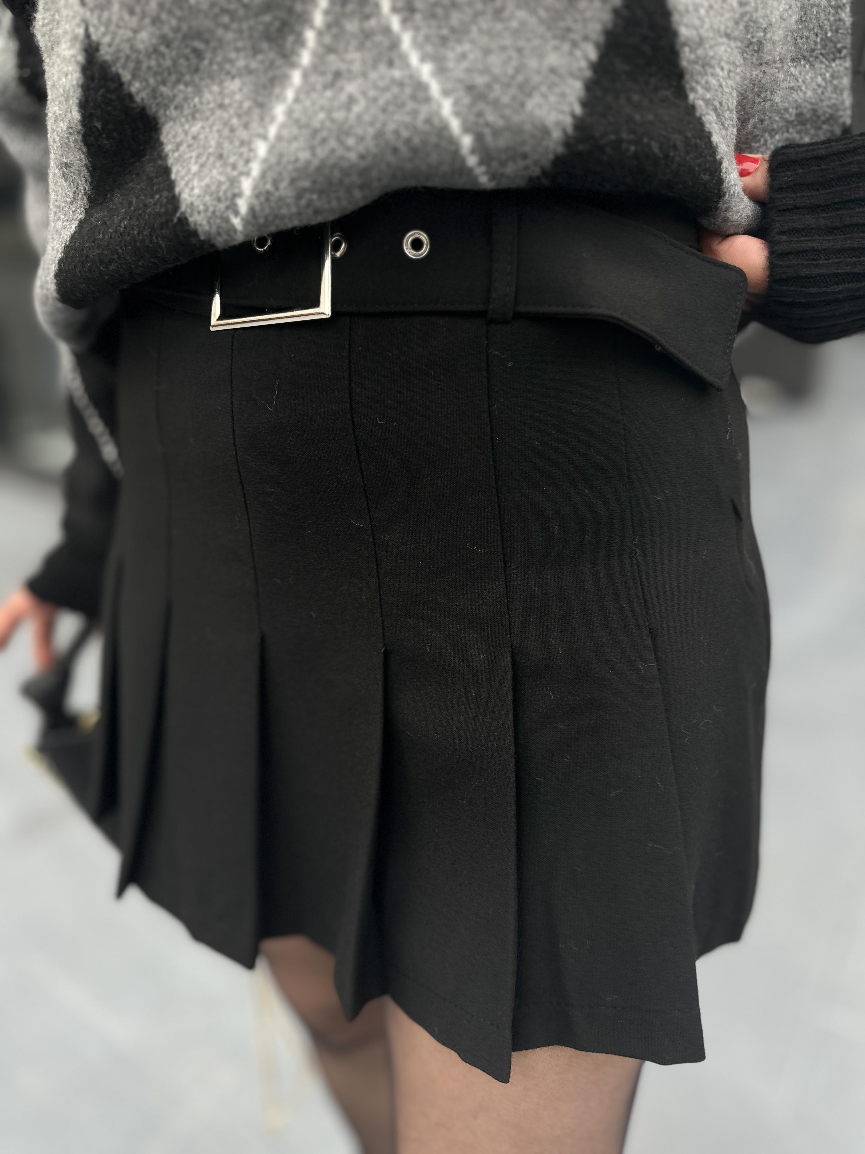 Black Self-Belted Shorts Lined Pleated Skirt