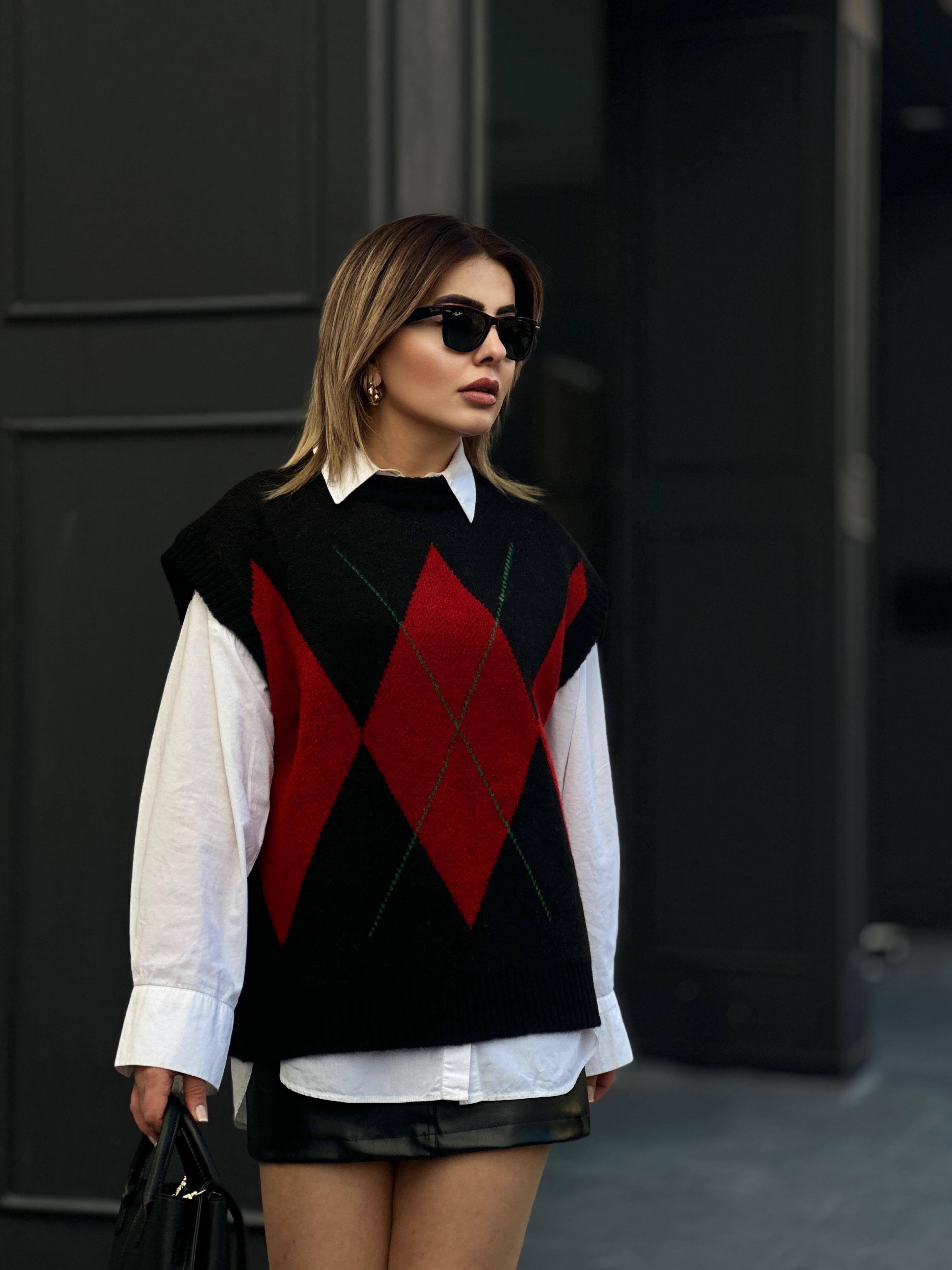 Black and Red Baklava Pattern Sweater