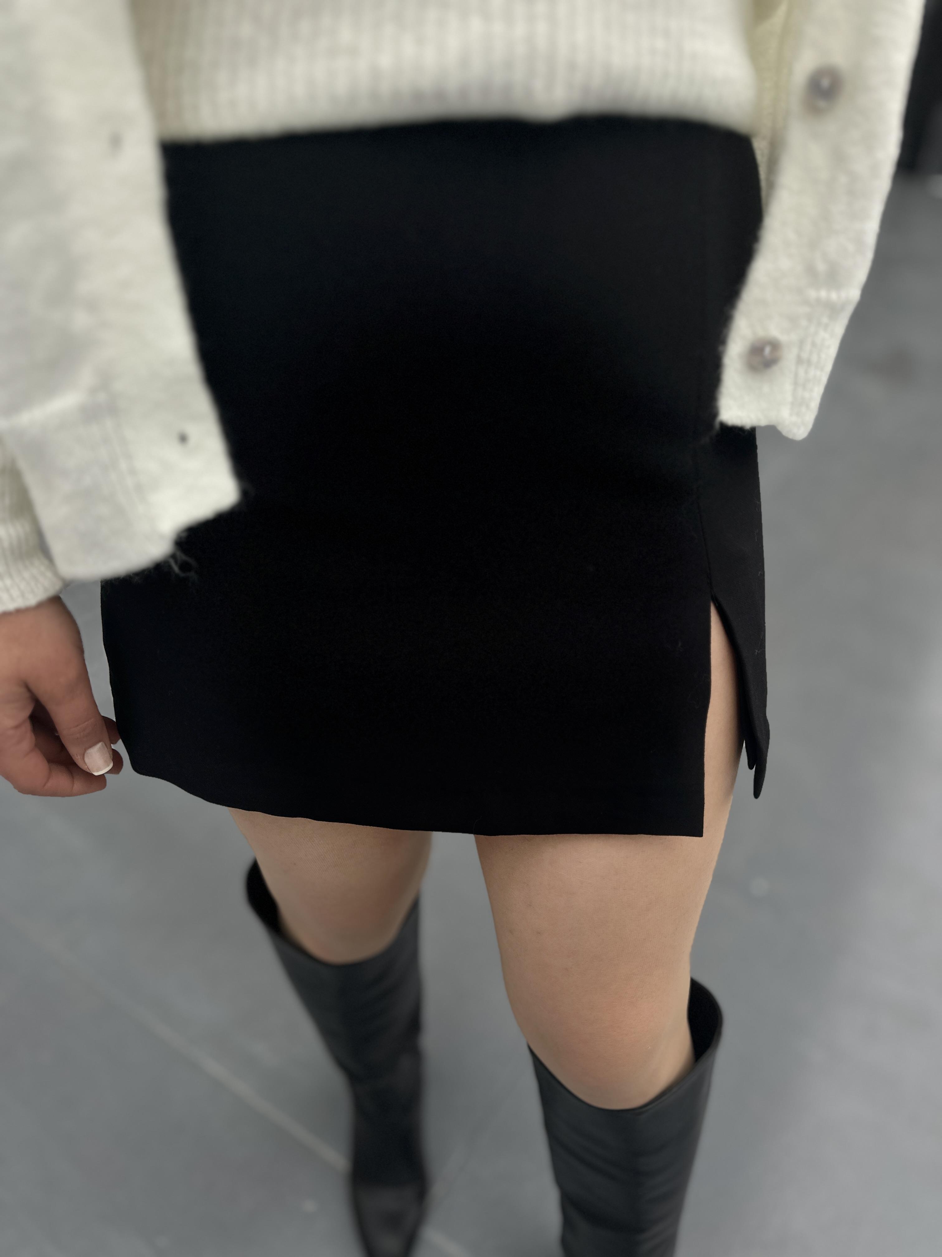 Black Mini Slit Short Skirt