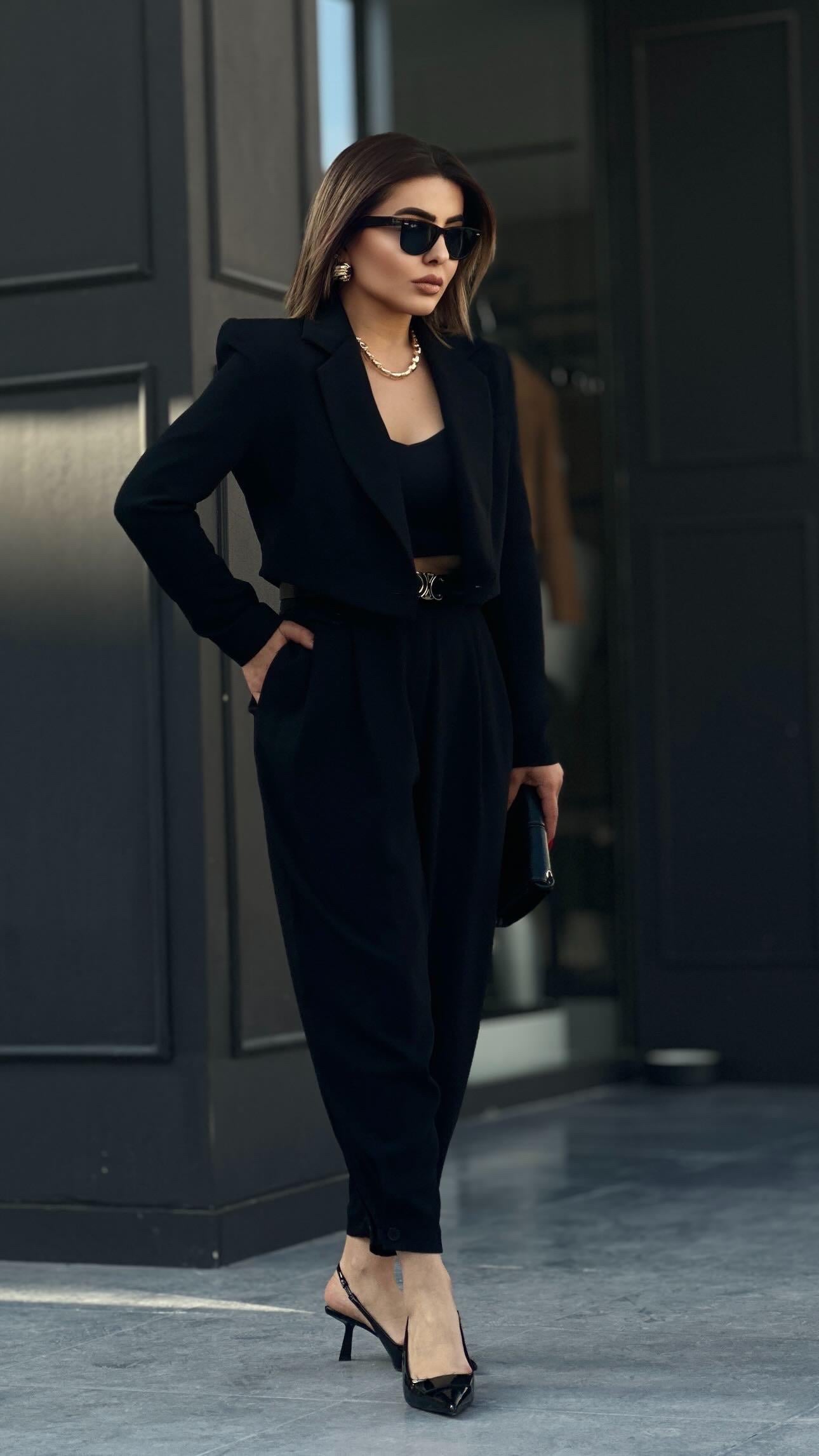 Siyah Paça Düğmeli Pantolon