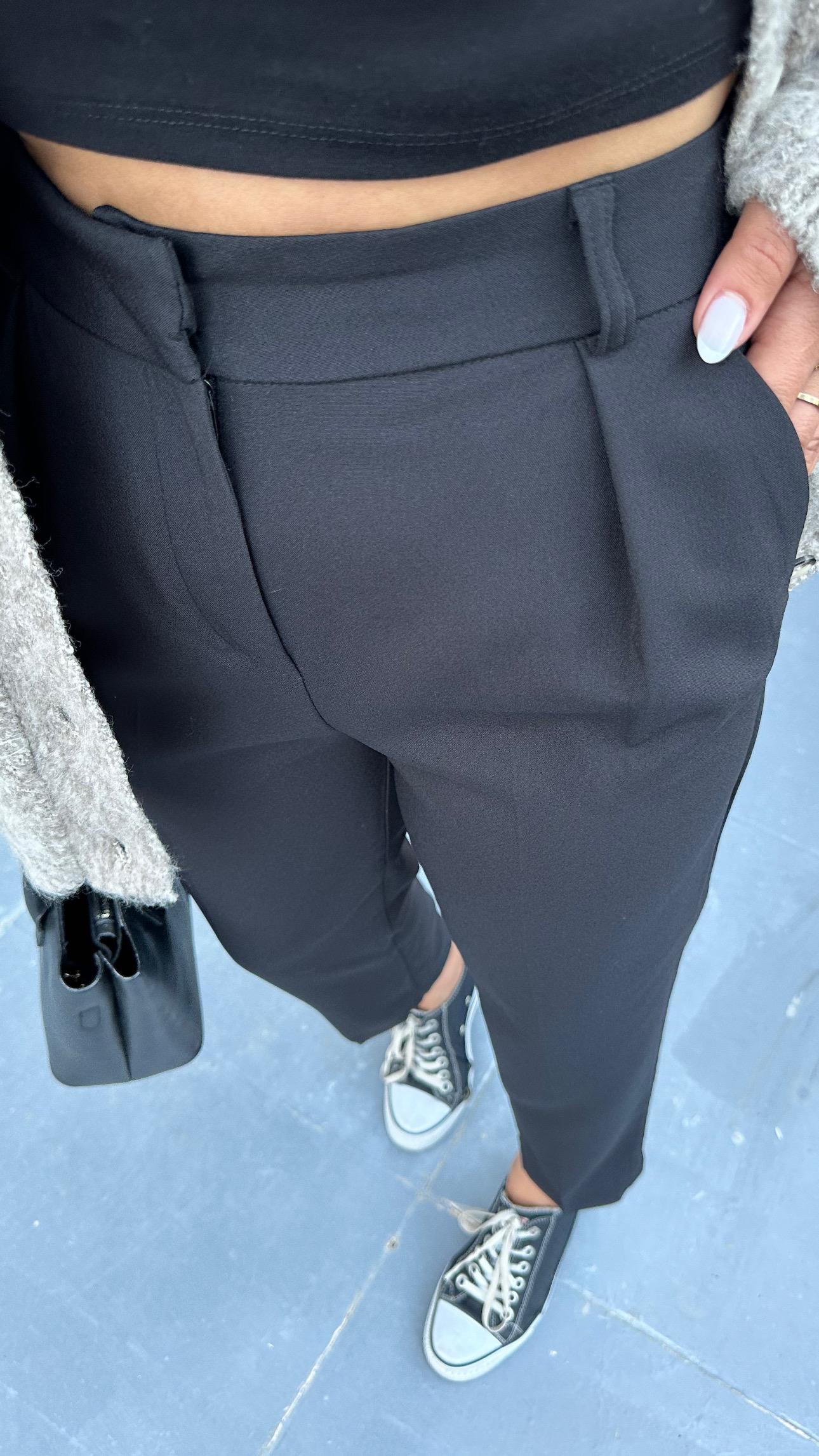 Siyah Paça Yırtmaçlı Crep Kumaş Klasik Pantolon