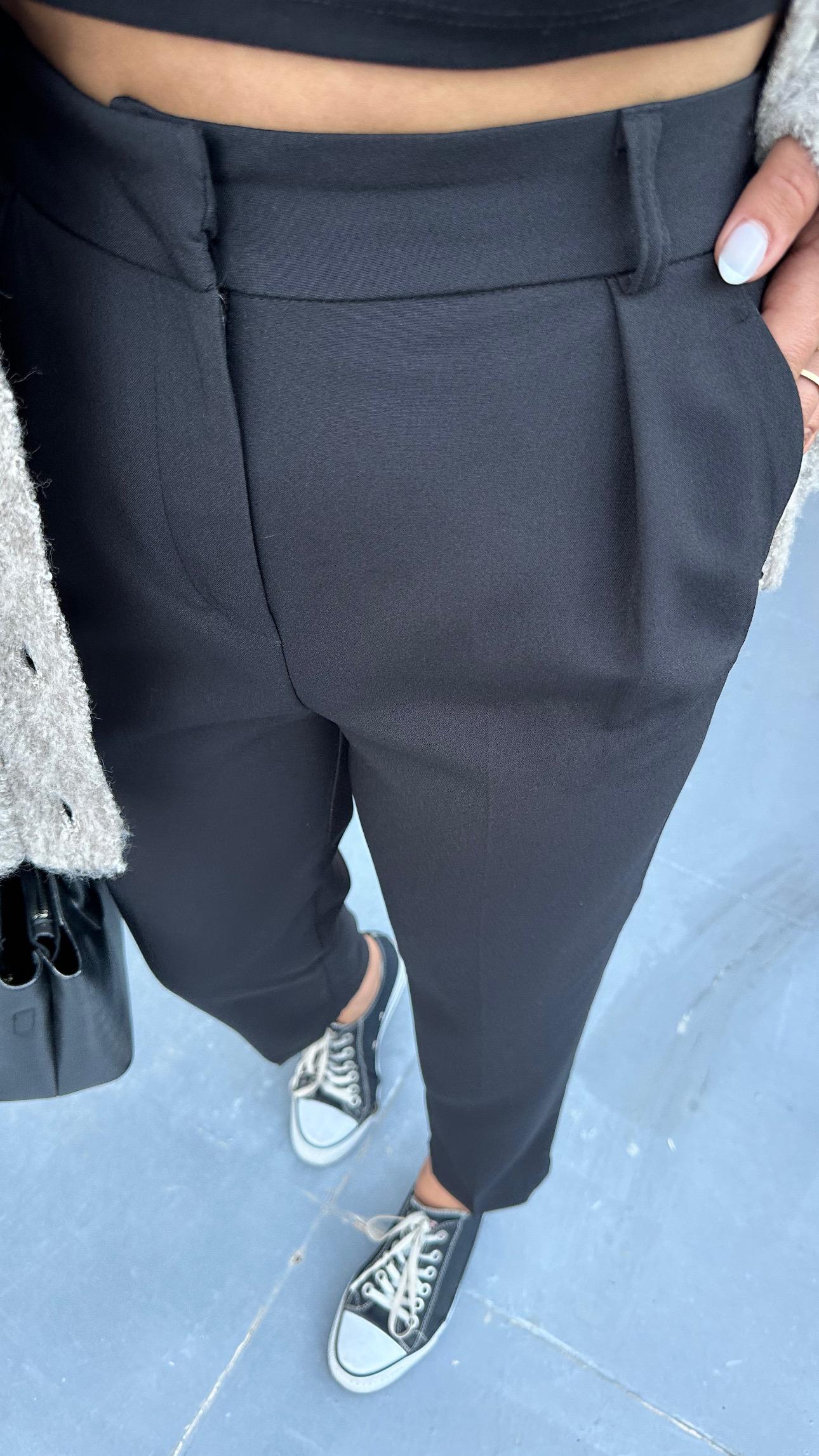 Siyah Paça Yırtmaçlı Crep Kumaş Klasik Pantolon