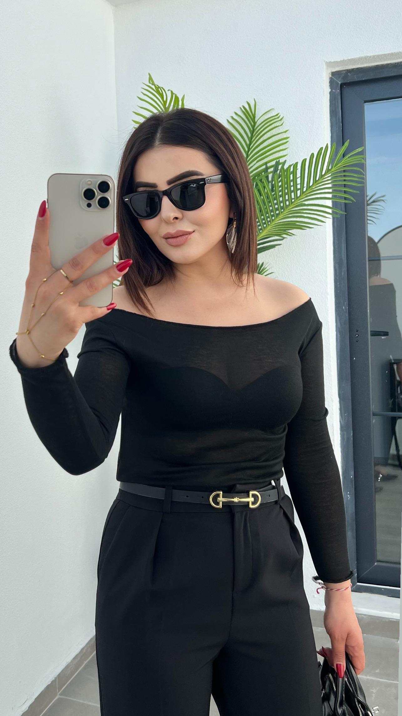 Siyah Transparan Kayık Yaka Bluz 