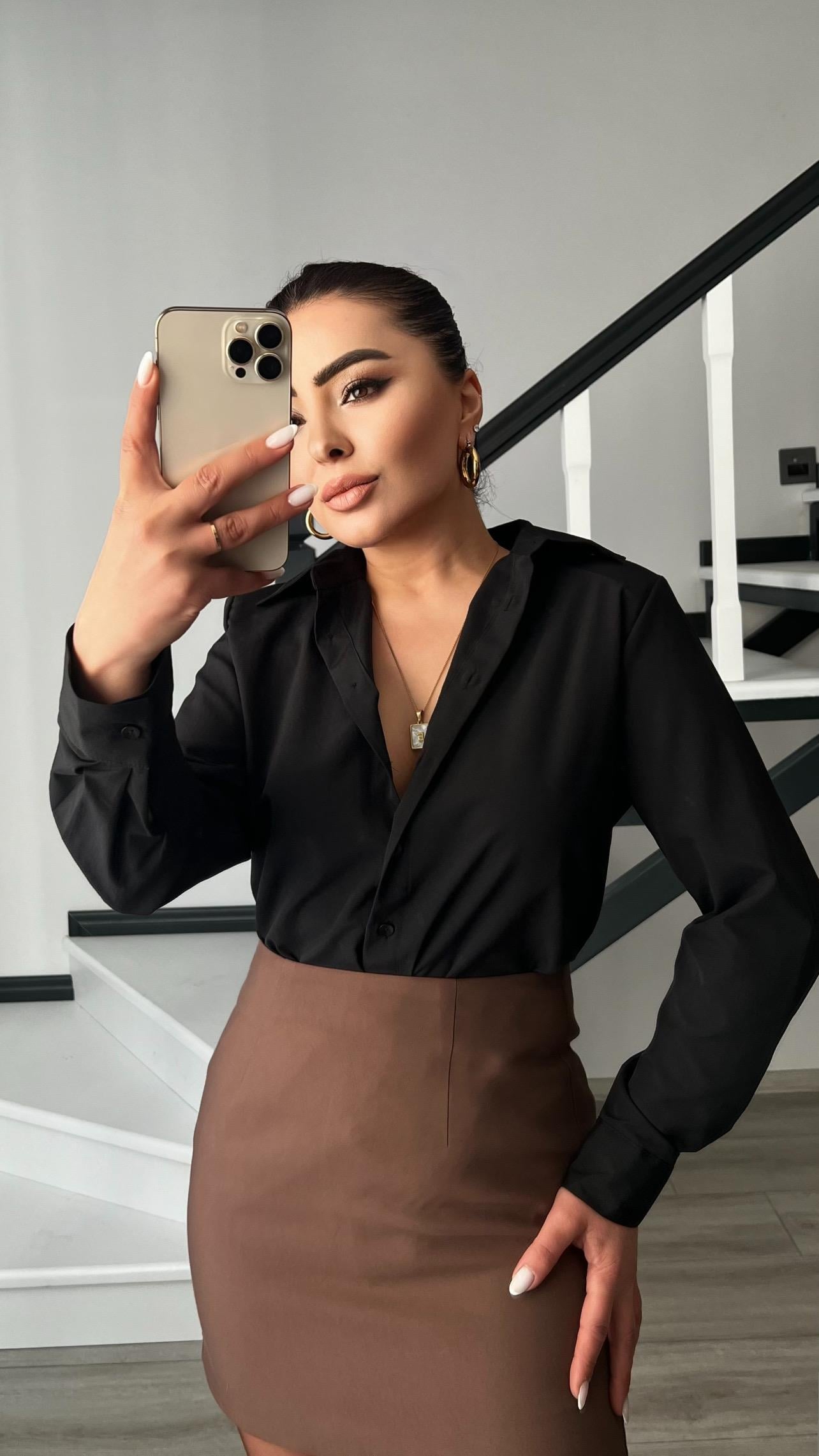 Siyah Vatkalı Basic Gömlek 