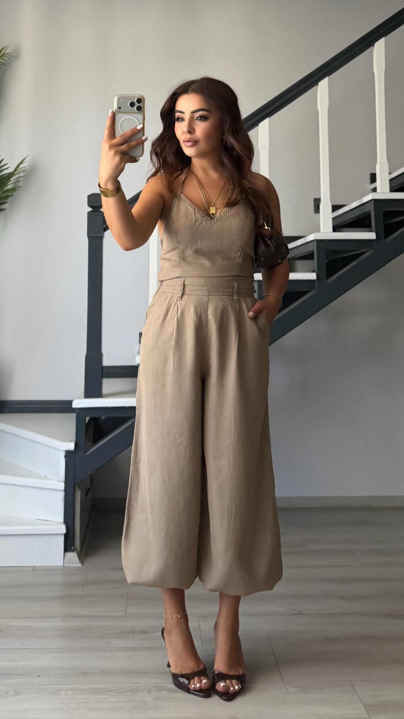 Stone Halter Neck Detailed Jumpsuit