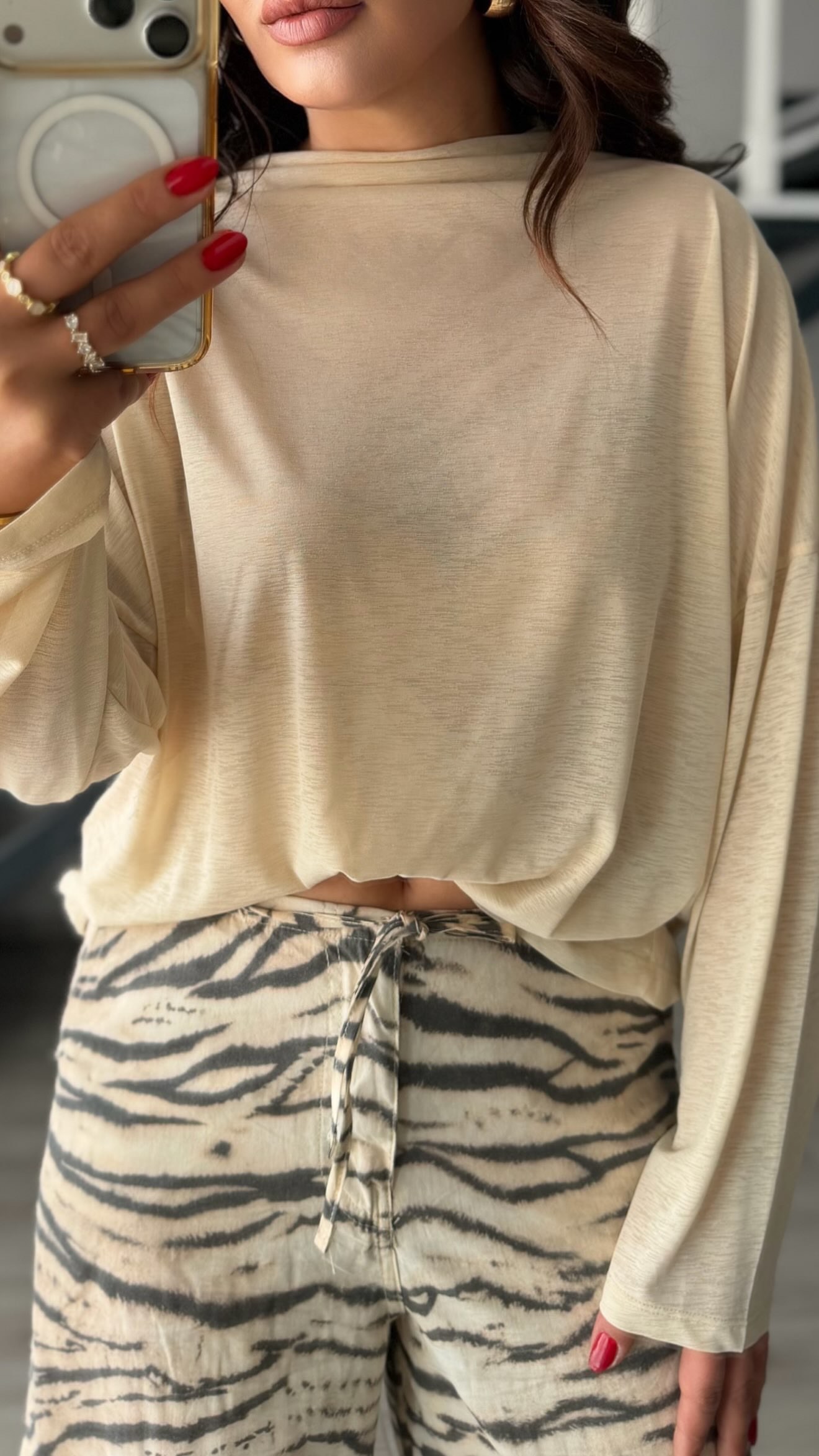 Taş Dik Yaka Transparan Oversize Bluz