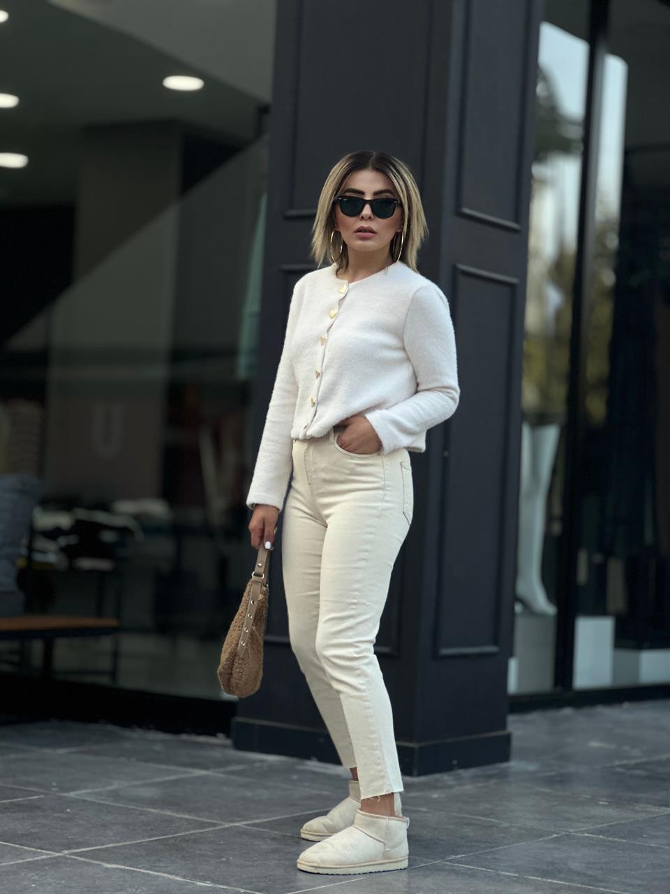 Taş Lazer Kesim Likralı Mom Fit Jean 