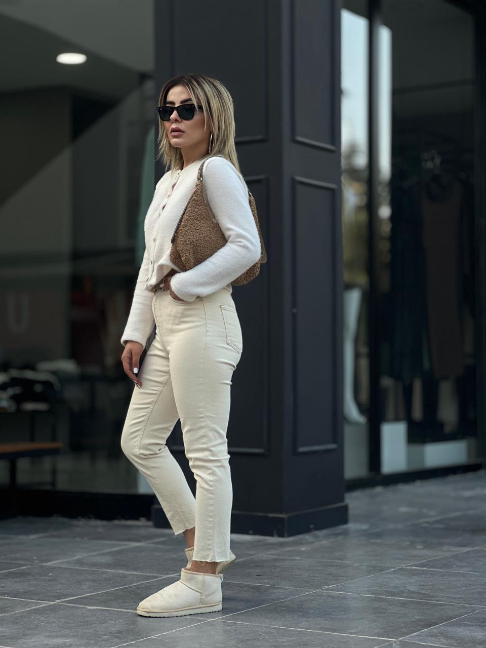 Taş Lazer Kesim Likralı Mom Fit Jean 