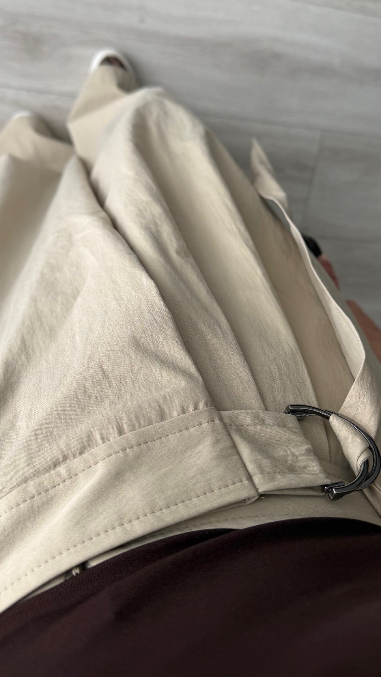 Taş Paraşüt Kumaş Kemer Detaylı Dökümlü Pantolon