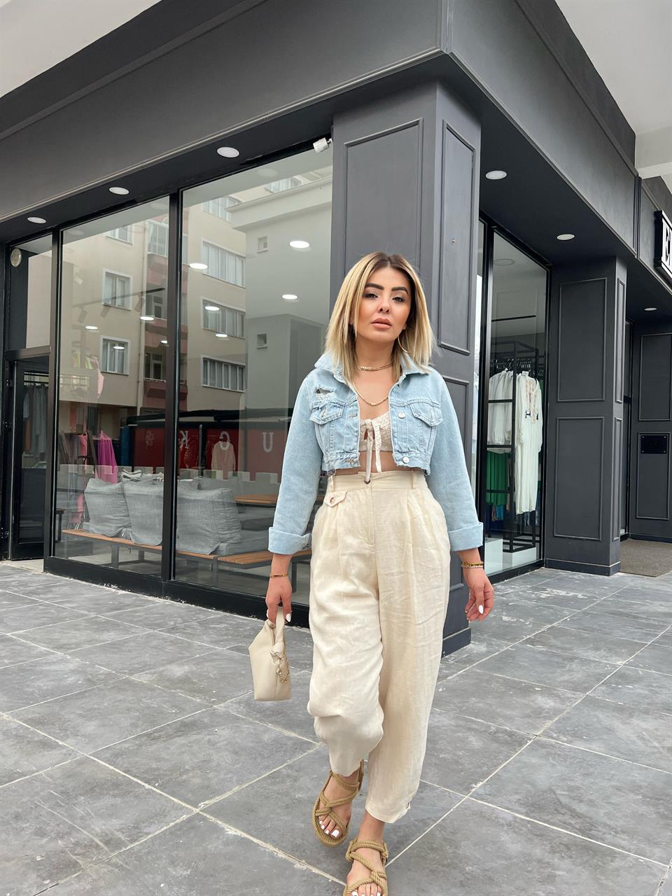 Yırtık Detaylı Crop Denim Ceket