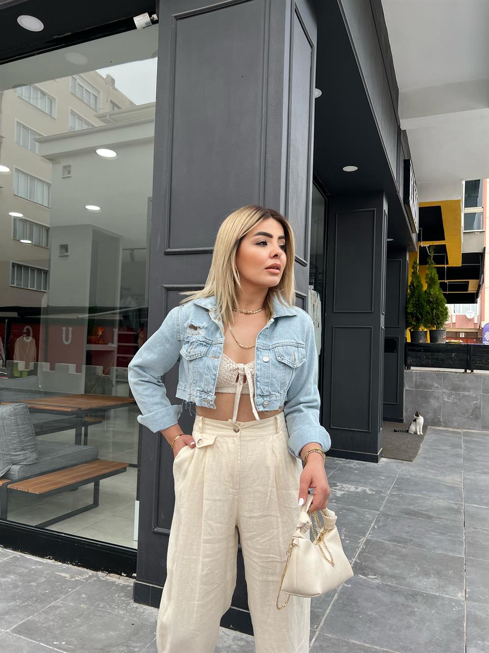 Yırtık Detaylı Crop Denim Ceket