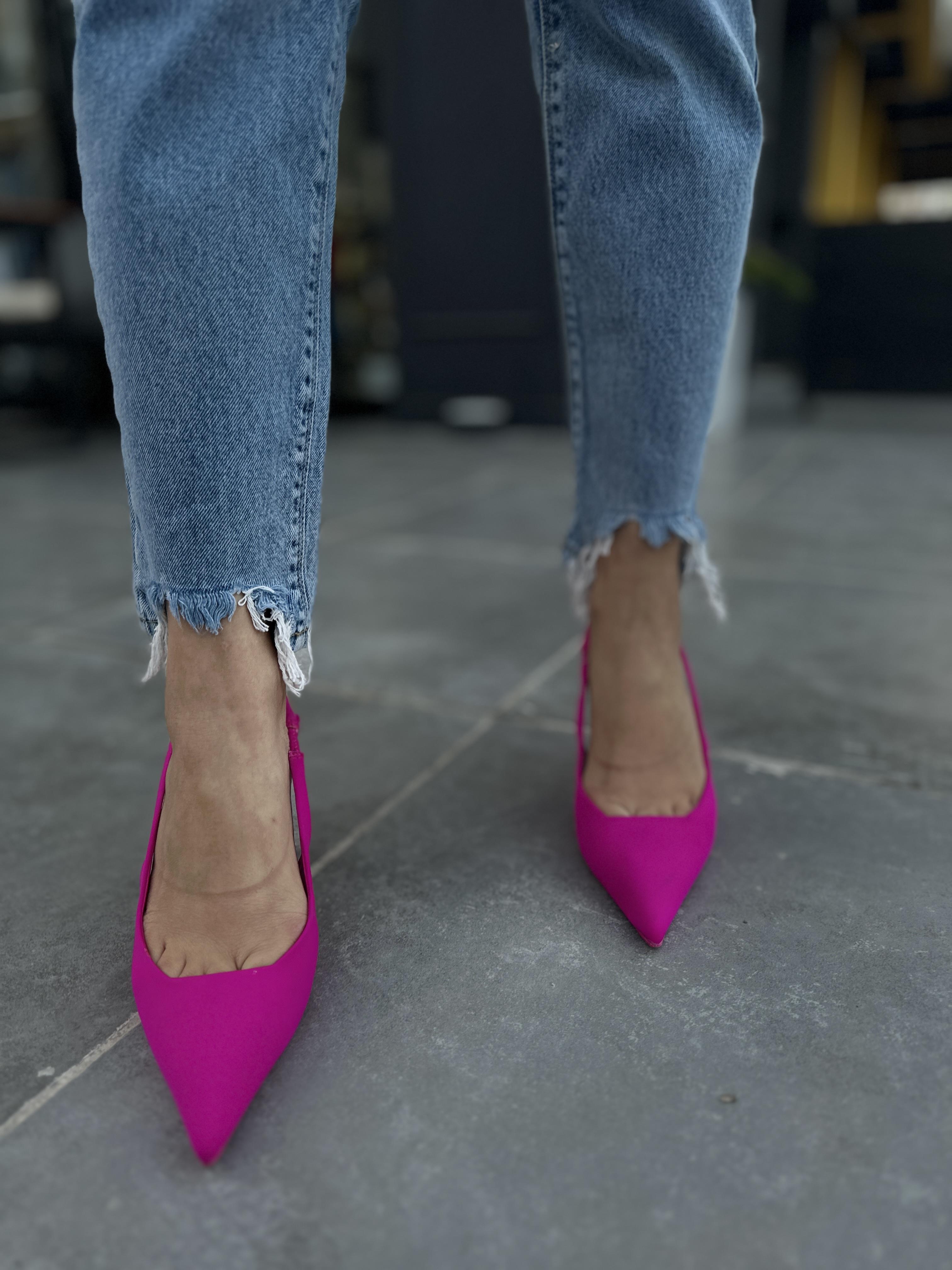 Yırtık Detaylı Mom Fit Jean