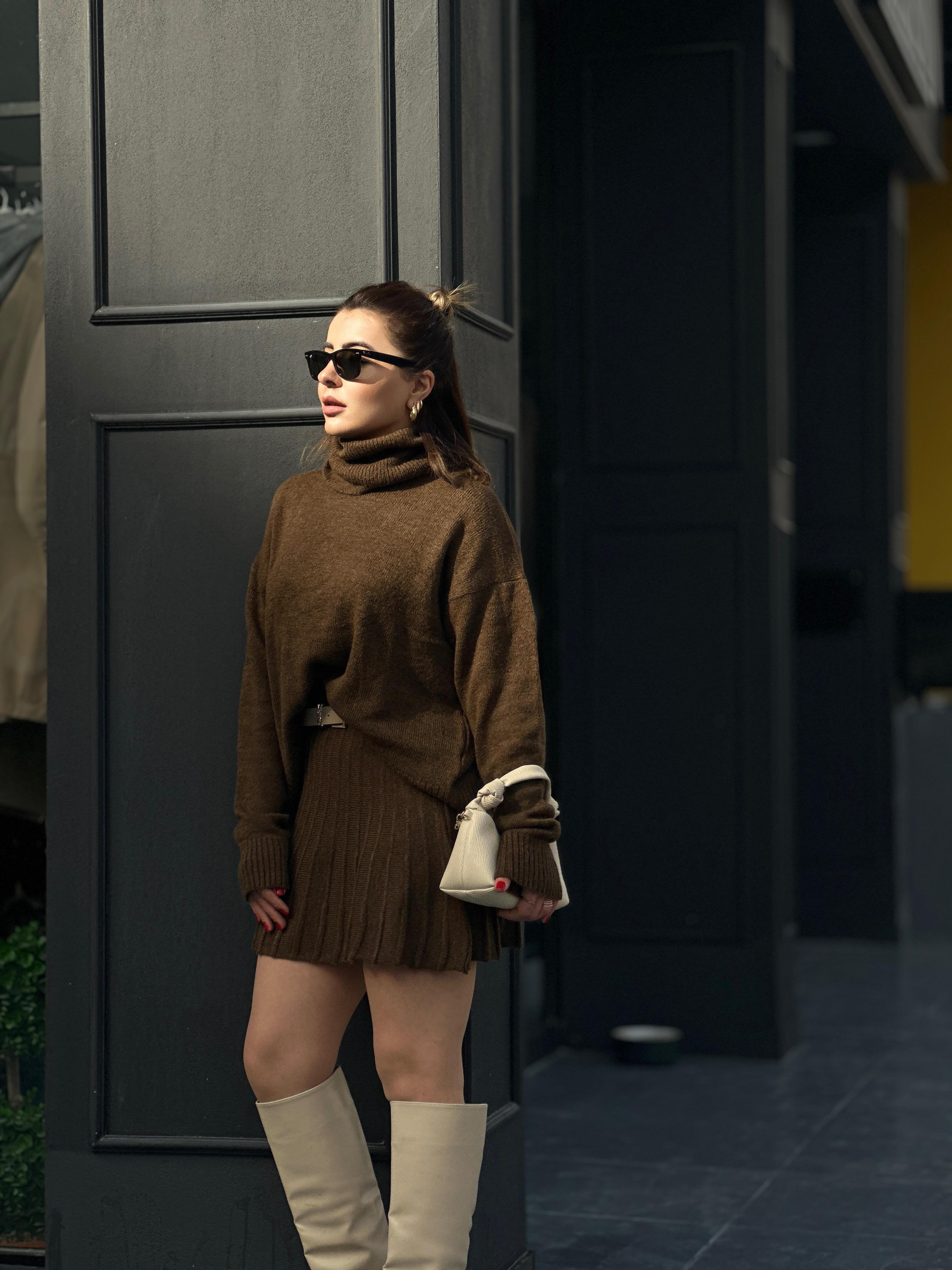 Zr Model Coffee Turtleneck Knit Sweater and Skirt Set