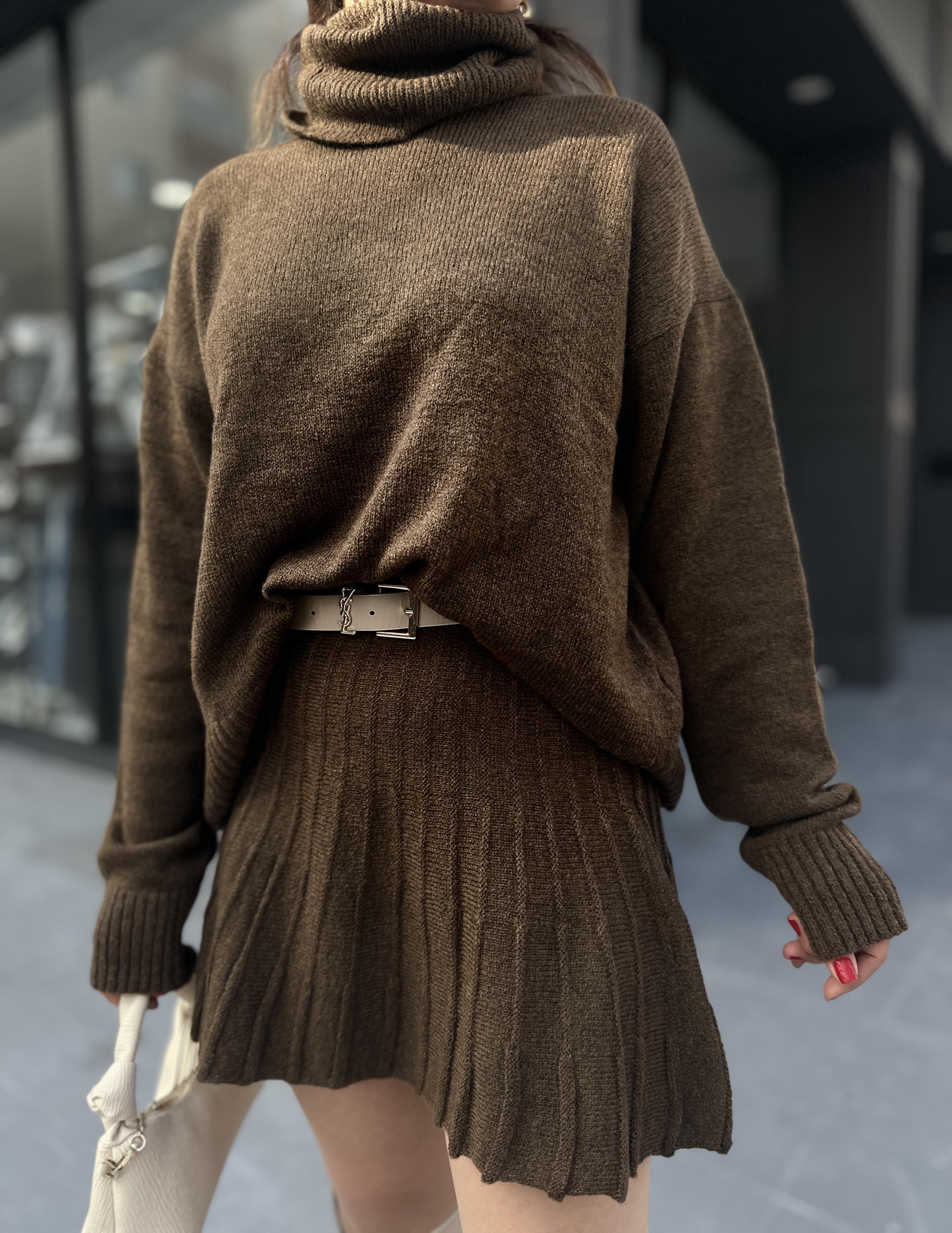 Zr Model Coffee Turtleneck Knit Sweater and Skirt Set