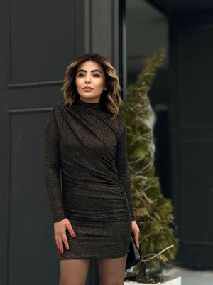  Siyah Gold Büzgü Detaylı Simli Mini Elbise