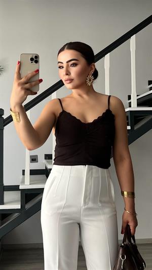 Acı Kahve Dantel Detaylı Bluz