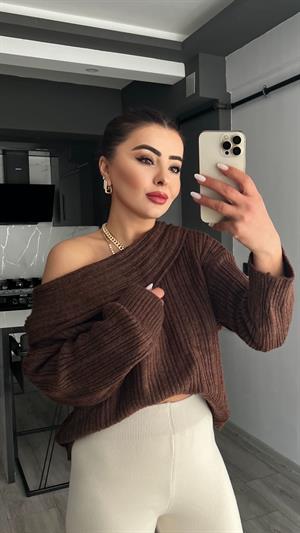 Acı Kahve Degaje Yaka Kazak 