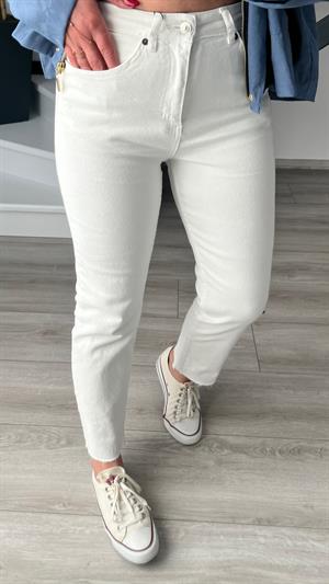 Beyaz Boyfit Jean
