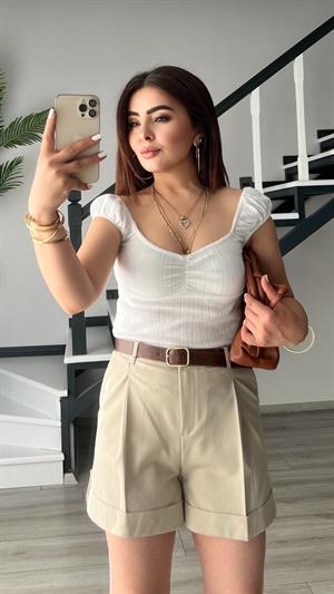 Beyaz Fiyonk Detaylı Bluz