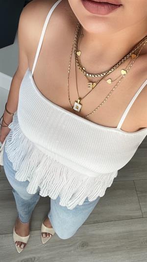 Beyaz İnce Askılı Volanlı Triko Bluz