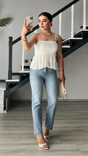 Beyaz İnce Askılı Volanlı Triko Bluz