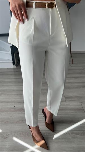 Beyaz Kemerli Duble Crep Pantolon