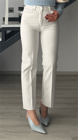 Beyaz Likralı Straight Jean