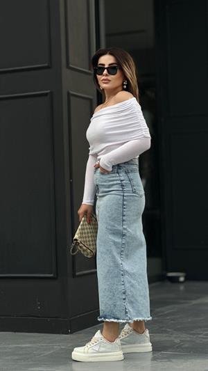 Beyaz Madonna Yaka Yanı Büzgülü Bluz