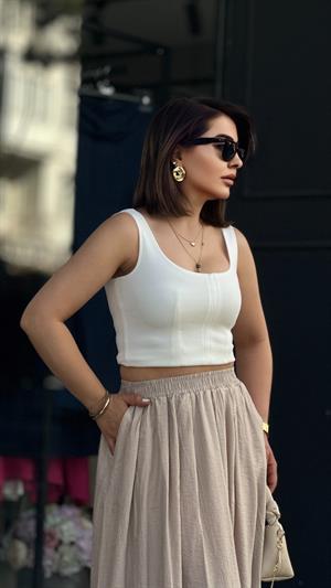 Beyaz Örme Parçalı Kalın Askılı Korse Bluz 