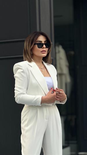 Beyaz Premıum Astarlı Düğmeli Crop Ceket