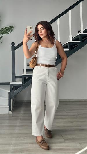 Beyaz Skater Mom Jean