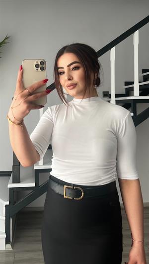 Beyaz Soft Touch Dik Yaka Kısa Kol Bluz 