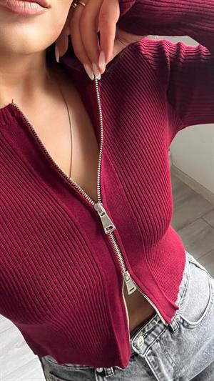Bordo Marka Model Parmak Geçirme Detaylı Fermuarlı Triko
