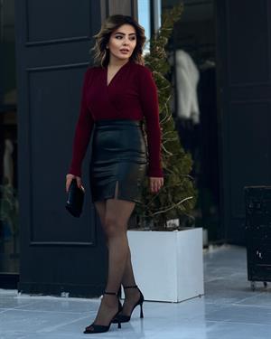 Bordo V Yaka Vatkalı Simli Bluz 